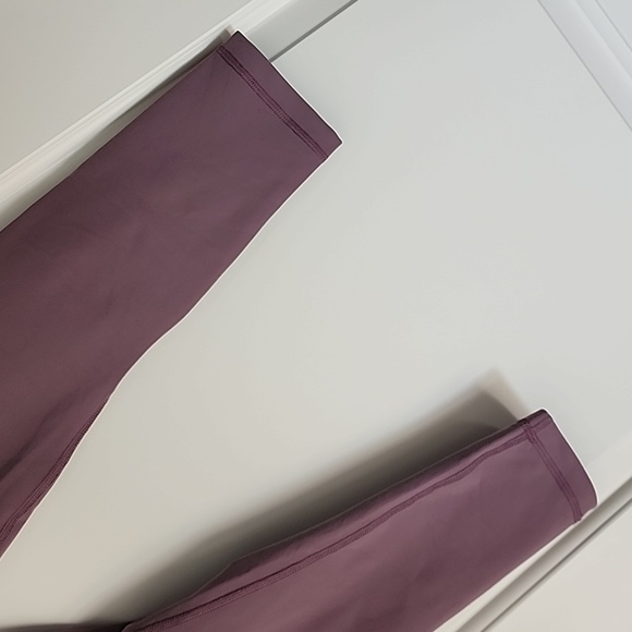 90 Degree by Reflex purple/mauve capri yoga workout legging! - Picture 4 of 9